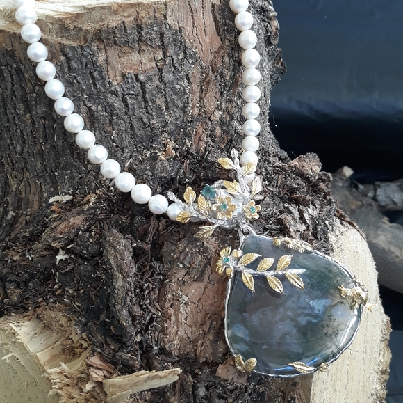 Handcrated Moss Agate and Pearl Floral Necklace - Picture 5 of 16